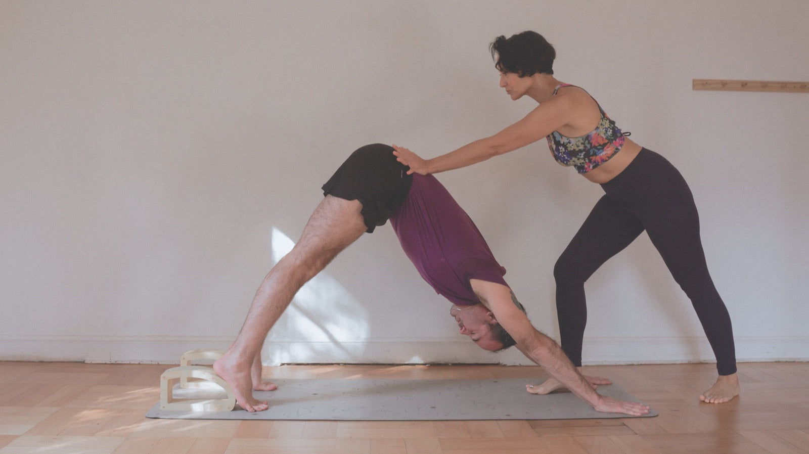 Ajustes En Yoga – Presencia. Precisión. Respeto.